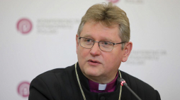 Bp Jerzy Samiec. Fot. PAP/L. Szymański