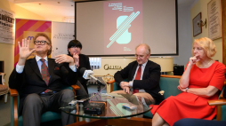 Dyrektor Instytutu Muzyki i Tańca Maxymilian Bylicki (2P), Augustin Dumay, przewodniczący jury XVI Międzynarodowego Konkursu Skrzypcowego im. Henryka Wieniawskiego (L) oraz dyrektor konkursu Alina Kurczewska (P) podczas konferencji prasowej w Poznaniu. 25.10.2019. Fot. PAP/J. Kaczmarczyk