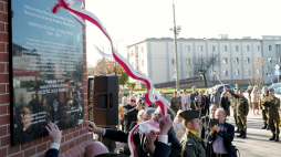 Uroczystość odsłonięcia tablicy pamiątkowej ku czci Henryka Glassa. Fot. PAP/A. Grygiel