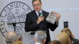 Warszawa, 28.10.2019. Prezes Instytutu Pamięci Narodowej Jarosław Szarek podczas konferencji "Obrazy II wojny światowej w materiałach fotograficznych i filmowych" z okazji Światowego Dnia Dziedzictwa Audiowizualnego w Centrum Edukacyjnym IPN w Warszawie. PAP/W. Olkuśnik