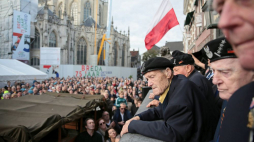Polscy weterani i zaproszeni goście uczestniczą w Bredzie w uroczystościach 75. rocznicy wyzwolenia miasta przez żołnierzy 1. Dywizji Pancernej gen. Stanisława Maczka 29 października 1944 r. 26.10.2019. Fot. PAP/L. Szymański