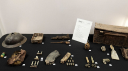 Eksponaty z pola bitwy o Monte Cassino przekazane do zbiorów Muzeum Pamięci Sybiru w Białymstoku. Fot. PAP/A. Reszko