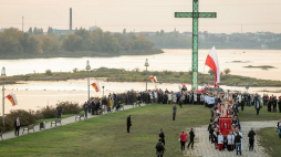 Uroczystości upamiętniające 35. rocznicę męczeńskiej śmierci bł. ks. Jerzego Popiełuszki na włocławskiej tamie. 18.10.2019. Fot. PAP/T. Żmijewski