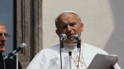 Jan Paweł II. Fot. PAP/PAI/J. Morek