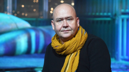 Kraków, 06.11.2019. Reżyser przedstawienia Bartosz Szydłowski podczas próby medialnej spektaklu "Hamlet", 6 bm. na dużej scenie Teatru im. Juliusza Słowackiego w Krakowie. Fot. PAP/J. Bednarczyk