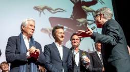 Od lewej: aktor Richard Gere, aktor Edward Norton, reżyser Quentin Tarantino, dyrektor festiwalu EnergaCamerimage Marek Żydowicz podczas gali zakończenia 27. edycji Festiwalu EnergaCAMERIMAGE w Toruniu. Fot. PAP/T. Żmijewski