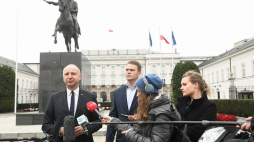 Sekretarz stanu w Kancelarii Prezydenta RP Wojciech Kolarski (L) i dyrektor Biura Programu „Niepodległa” Jan Kowalski podczas konferencji prasowej nt. udziału prezydenta Andrzeja Dudy w obchodach Święta Niepodległości. Warszawa, 08.11.2019. Fot. PAP/R. Pietruszka
