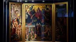 Tryptyk „Sąd Ostateczny” Hansa Memlinga w Muzeum Narodowym w Gdańsku, gdzie zostały przedstawione wyniki ekspertyzy nt. stanu zachowania dzieła. 05.2015. Fot. PAP/A. Warżawa