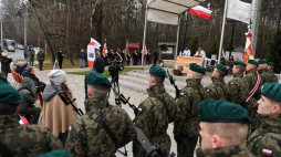Obchody 189. rocznicy wybuchu Powstania Listopadowego przed Mogiłą Powstańczą z 1831 roku na Olszynce Grochowskiej. Warszawa, 24.11.2019. Fot. PAP/P. Nowak