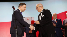 Prezydent Andrzej Duda oraz prezes PZLA Henryk Olszewski (P) podczas Gali 100-lecia Polskiego Związku Lekkiej Atletyki w Warszawie. Fot. PAP/L. Szymański