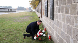 Prezydent RP Andrzej Duda podczas wizyty w b. niemieckim obozie koncentracyjnym w Sachsenhausen. Fot. PAP/L. Szymański