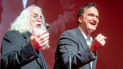 Reżyser, autor zdjęć Robert Richardson (L) i reżyser Quentin Tarantino podczas gali zakończenia 27. edycji Festiwalu EnergaCAMERIMAGE w Toruniu. Fot. PAP/T. Żmijewski