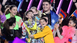 Polka Viki Gabor (C) podczas koncertu finałowego Konkursu Eurowizja Junior 2019 w Gliwicach. 24.11.2019. Fot. PAP/A. Grygiel