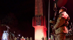 Centralne uroczystości przed pomnikiem Powstańców Wielkopolskich w Poznaniu w 101. rocznicę wybuchu zrywu. Fot. PAP/M. Zakrzewski