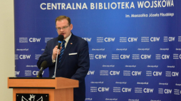 Warszawa, 04 12 2019. Centralna Biblioteka Wojskowa. Szef UdsKiOR podczas prezentacji książki Martina Williamsa „Z Warszawy do Rzymu”. Źródło: UdsKiOR