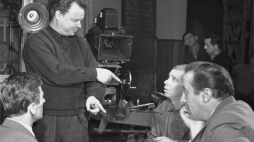 Łódź 1965 r. Realizacja filmu pt. Kapitan Sowa na tropie. Nz. Stanisław Bareja oraz aktorzy Wiesław Gołas, Leon Niemczyk i Michał Szewczyk. Fot. PAP/CAF -W. Rozmysłowicz