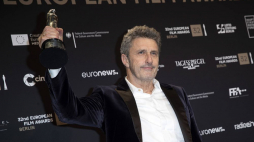 Paweł Pawlikowski z Nagrodę Publiczności EFA za „Zimną wojnę”. Fot. PAP/EPA