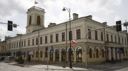 Urząd Miejski w Suwałkach mieszczący się ul. Mickiewicza. PAP/A. Reszko