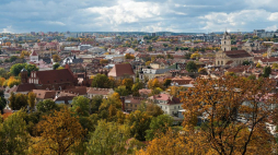 Widok z Góry Trzykrzyskiej na Wilno. 2019 r. Fot. PAP/V. Doveiko