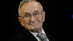 Prof. Henryk Samsonowicz, 2016 r. Fot. PAP/B. Zborowski