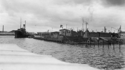1926 r. Wolne Miasto Gdańsk. Budowa spichlerzy. Źródło: NAC