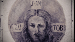 Kopia malowidła „Jezu ufam Tobie” autorstwa Pereca Willenberga w Muzeum Powstania Warszawskiego. Fot. PAP/G. Jakubowski