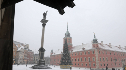 Warszawa, 08.01.2019. Widok na Plac Zamkowy w Warszawie.  PAP/T. Gzell