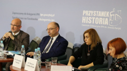 Warszawa, 16 01 2020. IPN, Przystanek Historia. Debata dot. publikacji „Represje za pomoc Żydom na okupowanych ziemiach polskich w czasie II wojny światowej”. Od lewej: dr hab. Grzegorz Berendt, dr Mateusz Szpytma, dr Aleksandra Namysło, dr Martyna Grądzka-Rejak. Źródło: IPN/A. Wierzchowska