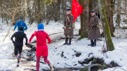 Białystok, 10.02.2019. I Bieg Pamięci Sybiru w lesie Pietrasze. Fot. PAP/M. Onufryjuk