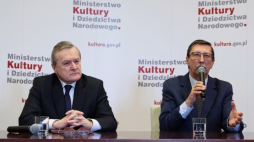 Warszawa, 03.02.2020. Wiceprezes Rady Ministrów, minister kultury i dziedzictwa narodowego Piotr Gliński (L) oraz historyk Jan Żaryn (P) podczas konferencji prasowej ws. powołania Instytutu Dziedzictwa Myśli Narodowej im. Romana Dmowskiego i Ignacego Jana Paderewskiego, 3 bm. w siedzibie Ministerstwa Kultury i Dziedzictwa Narodowego w Warszawie. Fot. PAP/M. Marek