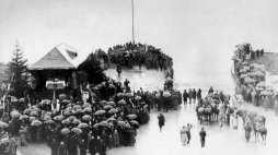 Uroczystość zaślubin Polski z morzem z udziałem gen. Józefa Hallera. 10.02.1920. Fot. PAP/CAF/Archiwum