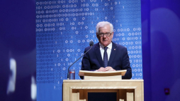 Minister spraw zagranicznych RP Jacek Czaputowicz przemawia przed koncertem z okazji 100-lecia podpisania Traktatu w Tartu. Fot. PAP/W. Olkuśnik