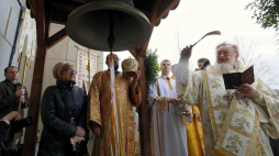 Uroczystość poświęcenia dzwonów świątyni Hagia Sophia w Warszawie przez metropolitę Sawę (P). Fot. PAP/P. Supernak