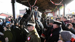 Inscenizacja historyczna na Dworcu Głównym PKP w Gdańsku. Fot. PAP/A. Warżawa