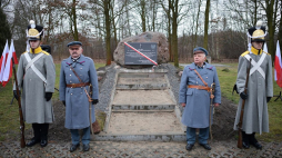 Uroczystość odsłonięcia głazu upamiętniającego kapitana Józefa Patelskiego podczas obchodów 189. rocznicy Bitwy pod Olszynką Grochowską. Fot. PAP/M. Obara