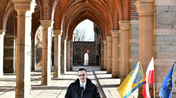 Premier Mateusz Morawiecki podczas wizyty w Kamieńcu Ząbkowickim – w pałacu Marianny Orańskiej. Fot. PAP/M. Kulczyński
