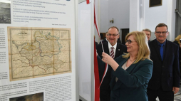 Wicemarszałek Sejmu Małgorzata Gosiewska podczas uroczystego otwarcia wystawy pt. „Polskie drogi do Bałtyku” w Sejmie. Fot. PAP/R. Pietruszka