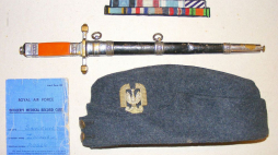 Pamiątki po kpt. pil. Zbigniewie Sancewiczu. Źródło: Muzeum Lotnictwa Polskiego w Krakowie