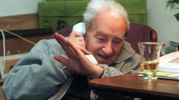 Jerzy Turowicz, 1999 r. Fot. PAP/J. Bednarczyk