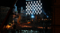Spektakl „Los Nadies” zespołu La Fura Dels Baus kończący Maltafestival Poznań 2011. Fot. PAP/A. Ciereszko