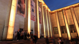 Zwiedzający w Muzeum Narodowym w Warszawie podczas Nocy Muzeów. 2019 r. Fot. PAP/P. Supernak
