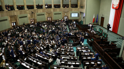 Uczestnicy XXV Posiedzenia Sejmu Dzieci i Młodzieży na sali posiedzeń w Sejmie. Warszawa, 01.06.2019. Fot. PAP/R. Guz