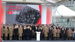 Prezydent Andrzej Duda (C) przemawia podczas centralnych obchodów Narodowego Dnia Pamięci Żołnierzy Wyklętych na placu Marszałka Józefa Piłsudskiego. Warszawa, 01.03.2020. Fot. PAP/T. Gzell