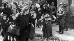 Warszawa 16.05.1943. Ostateczny koniec powstania w getcie (16 kwietnia-16 maja 1943) i zakończenie akcji likwidacji getta i eksterminacja zdecydowanej większości jego mieszkańców. Fot. PAP-reprodukcja