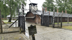 Teren b. niemieckiego nazistowskiego obozu koncentracyjnego Auschwitz. Fot. PAP/J. Bednarczyk