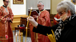Liturgia wielkanocna w greckokatolickim soborze archikatedralnym w Przemyślu. 19.04.2020. Fot. PAP/D. Delmanowicz