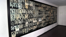 Teren byłego niemieckiego obozu koncentracyjnego w Ravensbrück. Fot. PAP/M. Bielecki