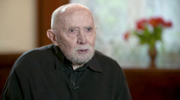 Bohater pierwszego wywiadu z cyklu „AK wobec tragedii polskich Żydów”, Tadeusz Filipkowski, harcerz Szarych Szeregów, przez pomyłkę wzięty za Żyda ukrywającego się po „aryjskiej” stronie getta warszawskiego. Źródło: www.1943.pl