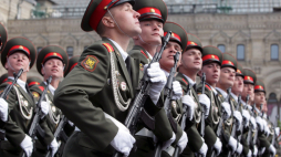 Moskwa, Rosja, 09.05.2008. Defilada na Placu Czerwonym w Moskwie, w związku z obchodami Dnia Zwycięstwa. Fot. PAP/EPA