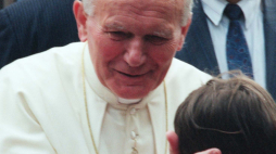 Papież Jan Paweł II, 1990 r. Fot. PAP/W. Stan